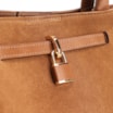 Bolsa Tote Cadeado Couro Camurça/Couro Marrom Claro - imagem 6