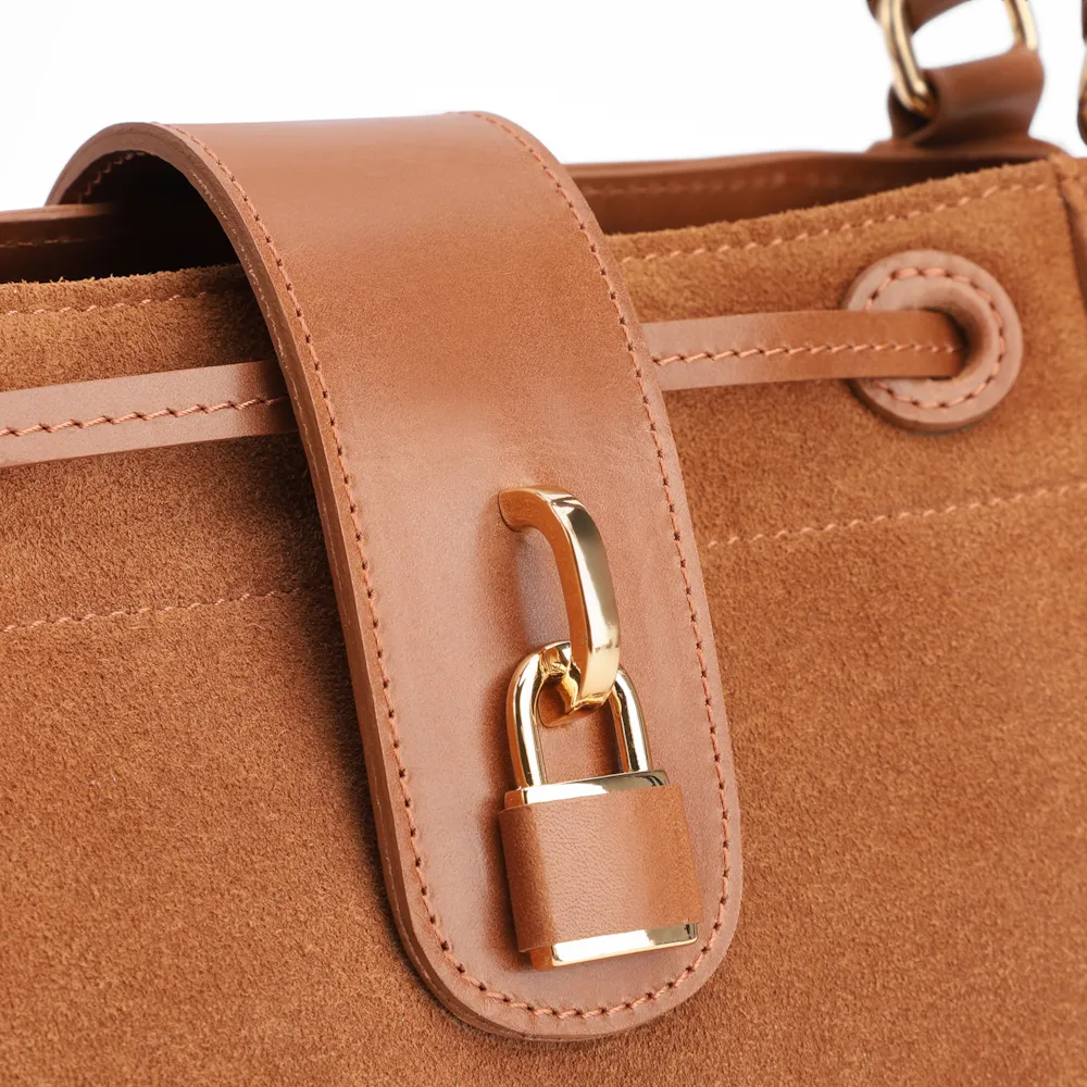 Bolsa Tote Cadeado Couro Camurça/Couro Marrom Claro - imagem 9
