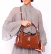 Bolsa Tote Cadeado Couro Camurça/Couro Marrom Escuro - imagem 10