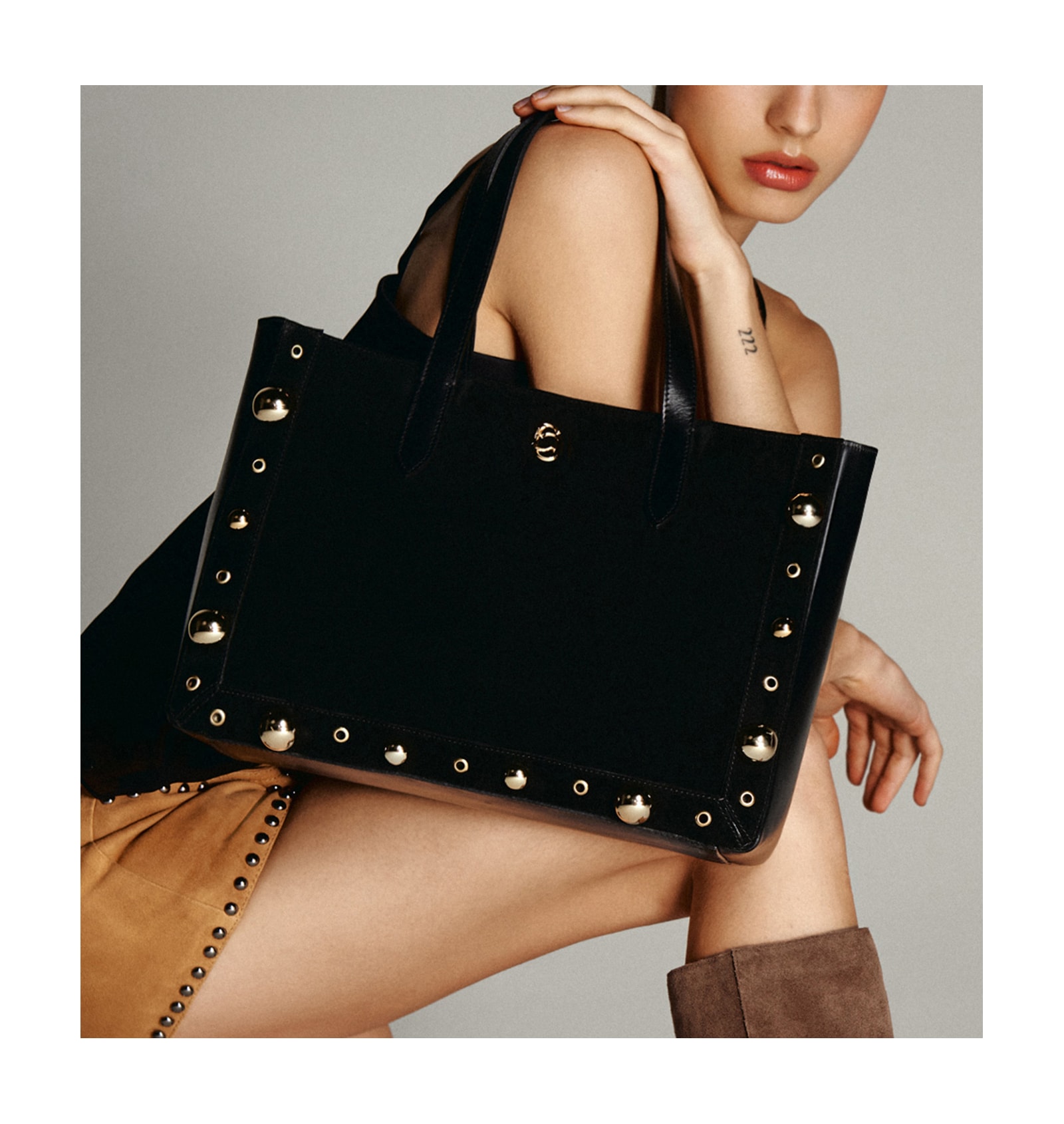 Bolsa Tote Esferas Couro Camurça/Couro Preto