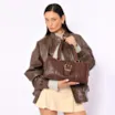 Bolsa Tote Fivela Couro Antique Marrom - imagem 2