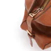 Bolsa Tote Grande Couro Antique Marrom Claro Argolas Douradas - imagem 5