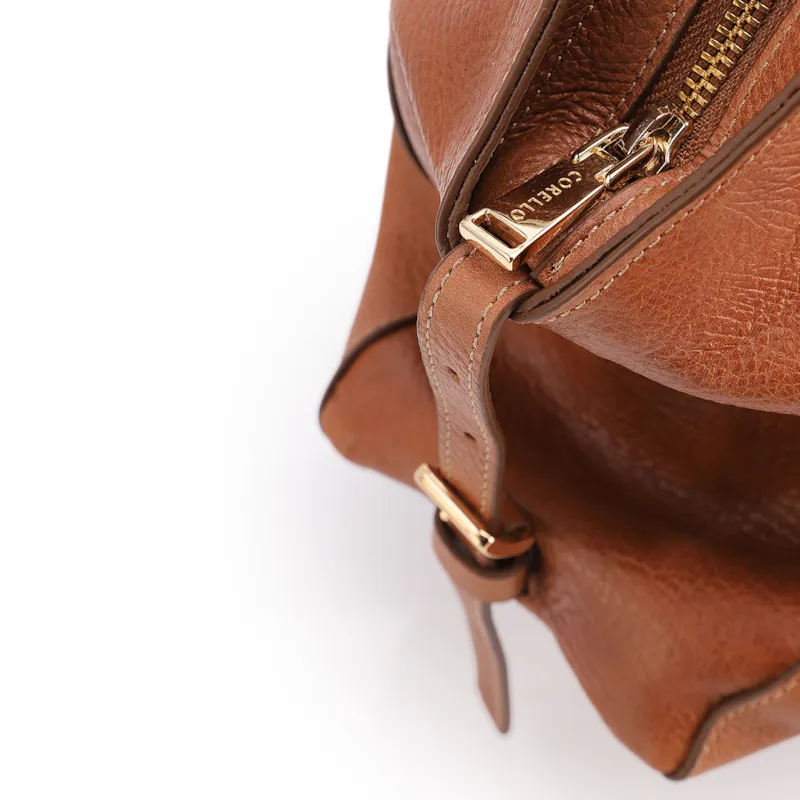 Bolsa Tote Grande Couro Antique Marrom Claro Argolas Douradas - foto 5