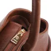 Bolsa Tote Grande Couro Antique Marrom Laterais Rebites - imagem 6