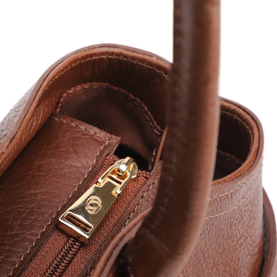 Bolsa Tote Grande Couro Antique Marrom Laterais Rebites - foto 6