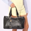 Bolsa Tote Grande Couro Antiquei Preto Pingente - imagem 2