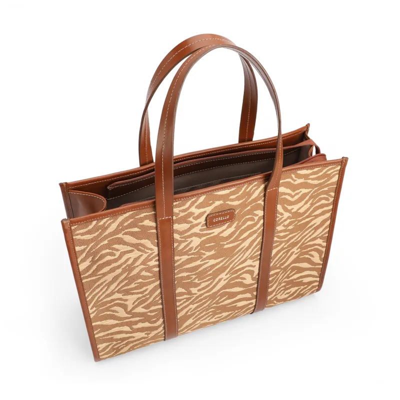  Bolsa Tote Grande Tecido/Couro Marrom Claro Animal Print - foto 5