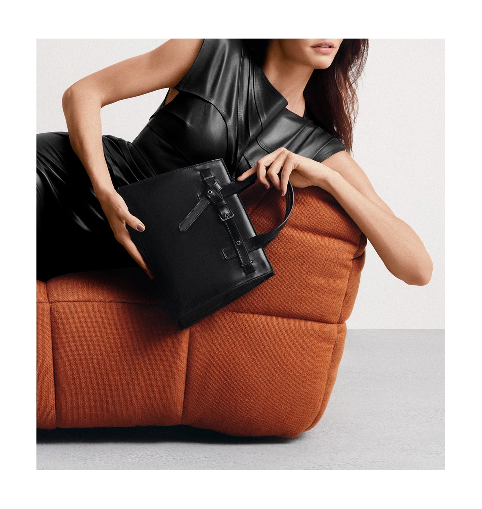 Bolsa Tote Ilhós Couro Preto