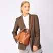 Bolsa Tote Lenço Couro Marrom Claro - imagem 2