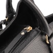 Bolsa Tote Média Alt Preta Divisória Interna - imagem 6