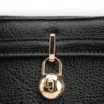 Bolsa Tote Média Couro Antique Preta Pingente Cadeado - imagem 8
