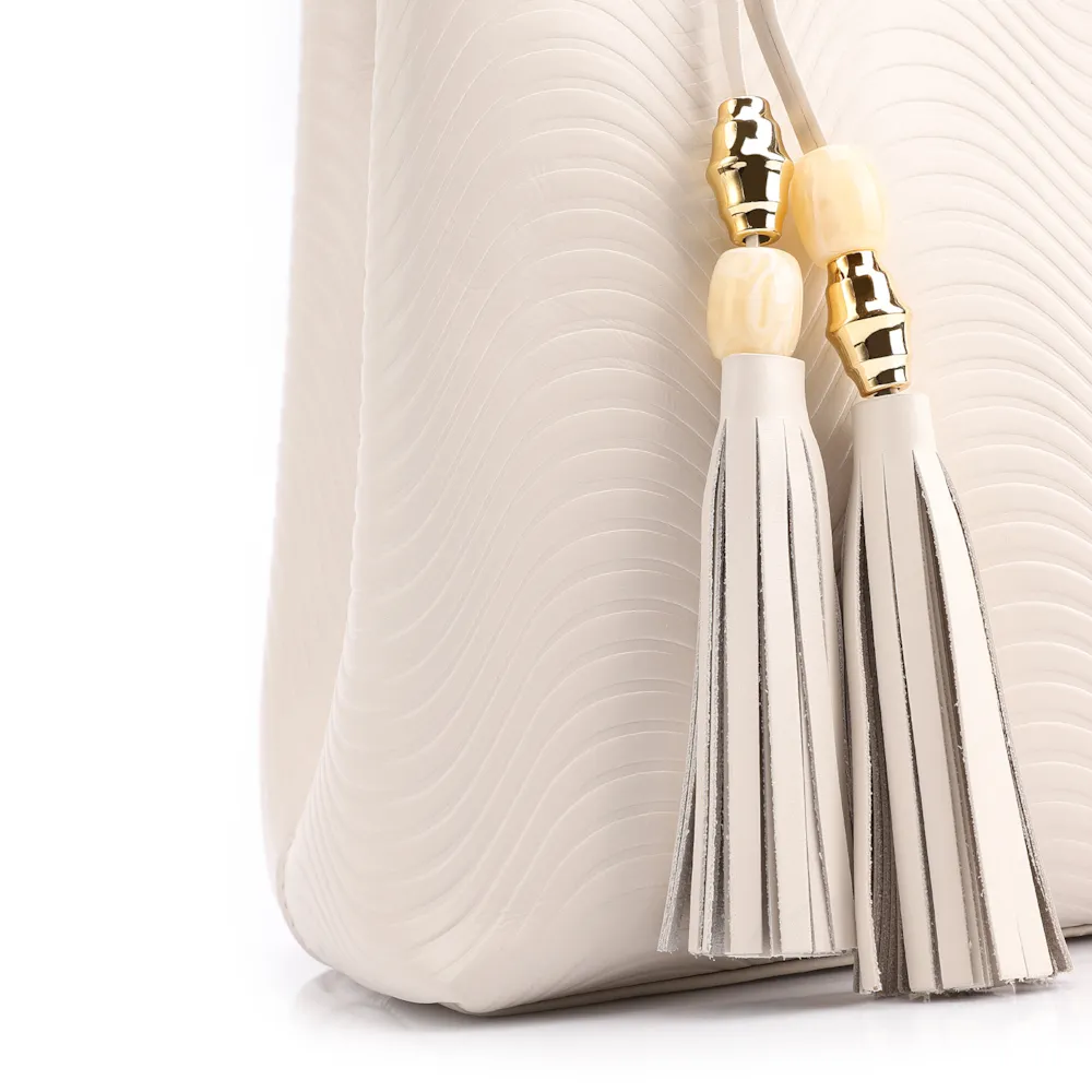 Bolsa Tote Ondas Couro Off White - imagem 8