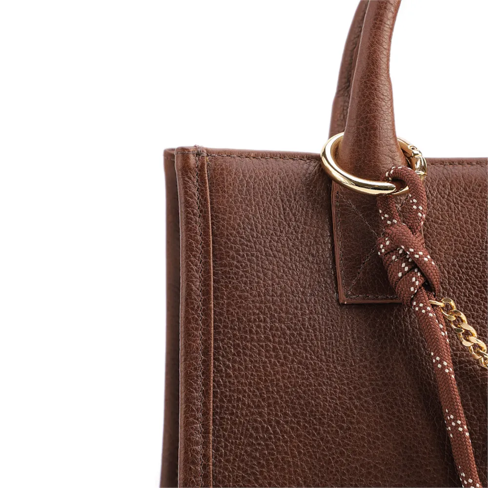 Bolsa Tote Pequena Couro Marrom Corrente Pingente - imagem 7