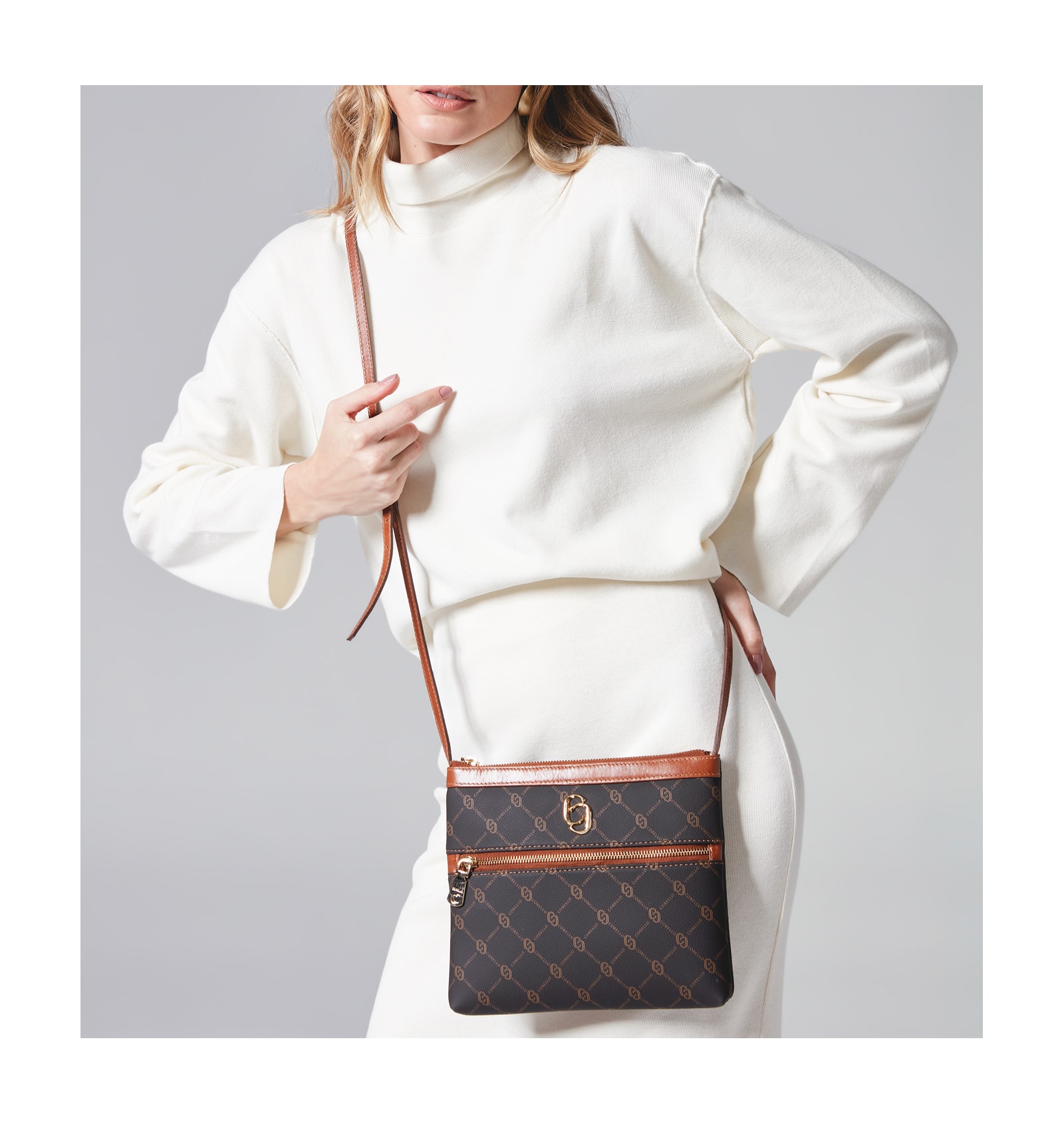Bolsa Transversal Alt Monograma Marrom