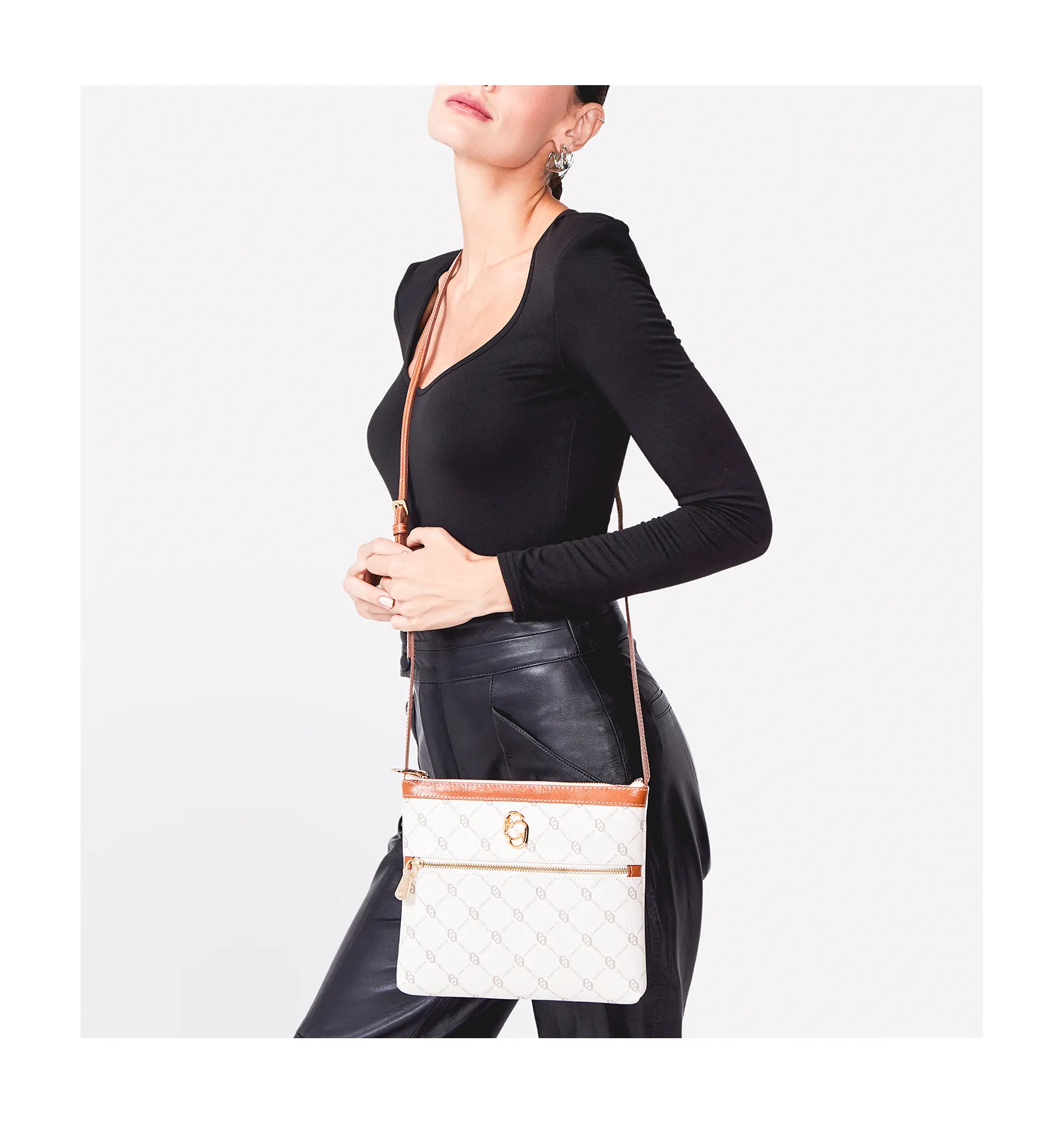 Bolsa Transversal Alt Monograma Off White