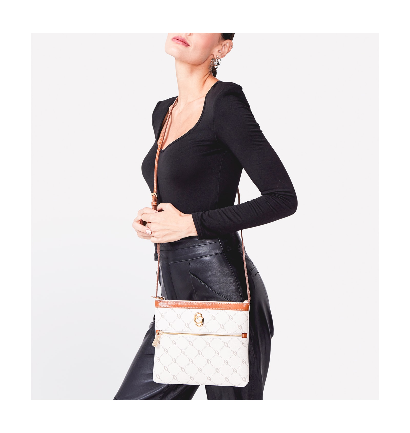 Bolsa Transversal Alt Monograma Off White