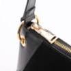 Bolsa Transversal Argola Couro Camurça/Couro Preto - imagem 5