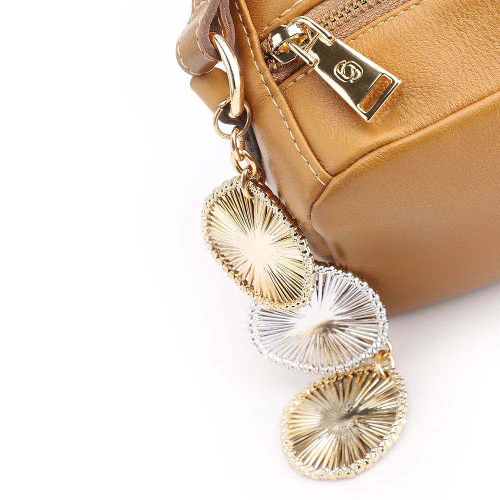 Bolsa Transversal Bag Charm Couro Amarelo - imagem 5