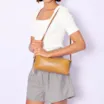Bolsa Transversal Bag Charm Couro Amarelo - imagem 2