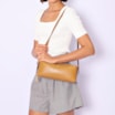 Bolsa Transversal Bag Charm Couro Amarelo - imagem 2