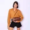 Bolsa Transversal Bag Charm Couro Marrom - imagem 2
