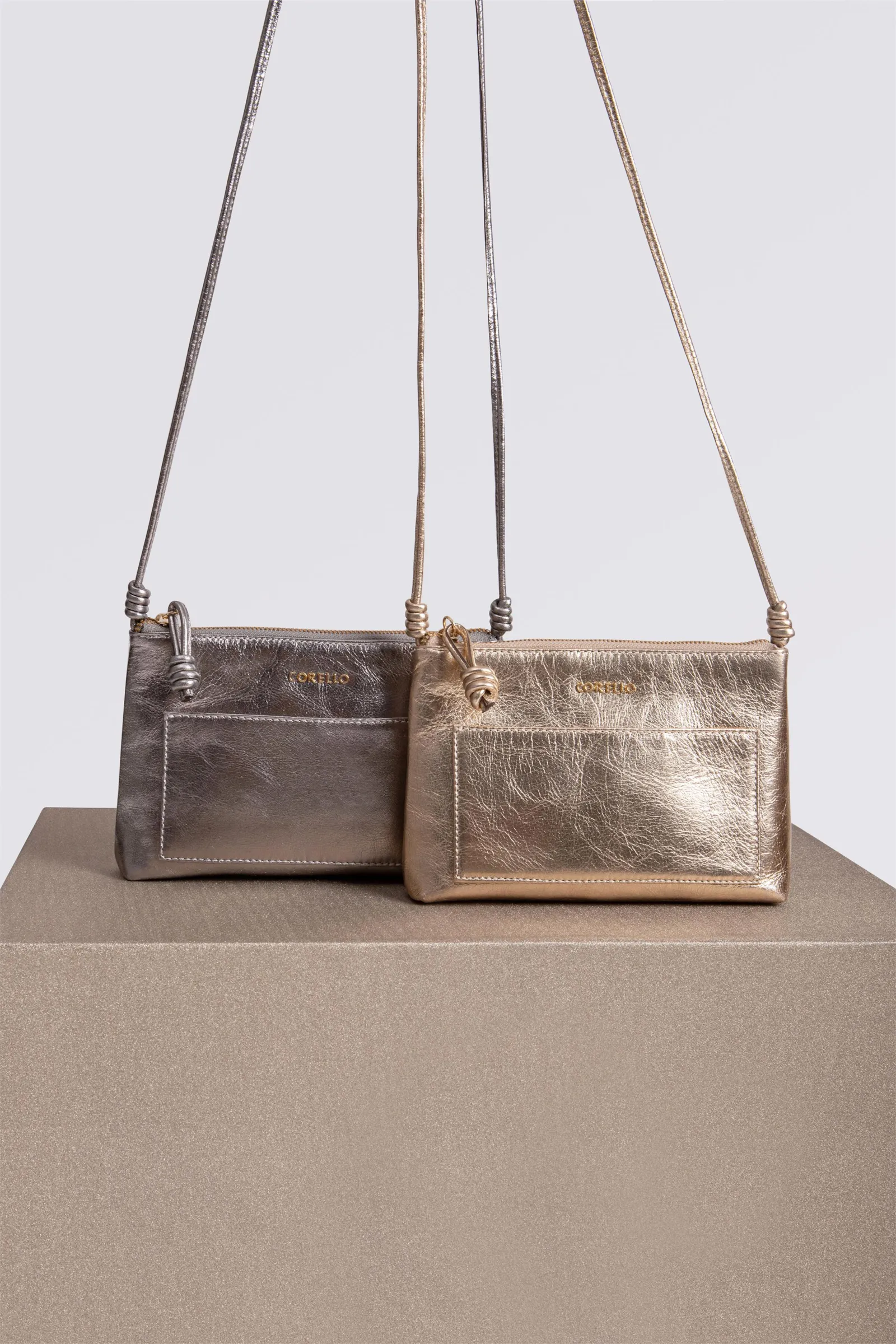 Bolsa Transversal Couro Prata