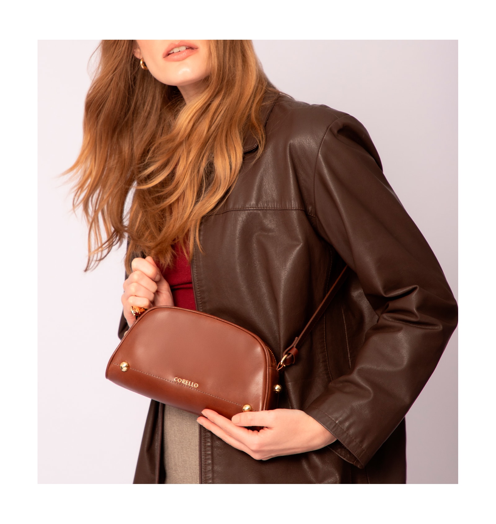 Bolsa Transversal Esferas Couro Marrom