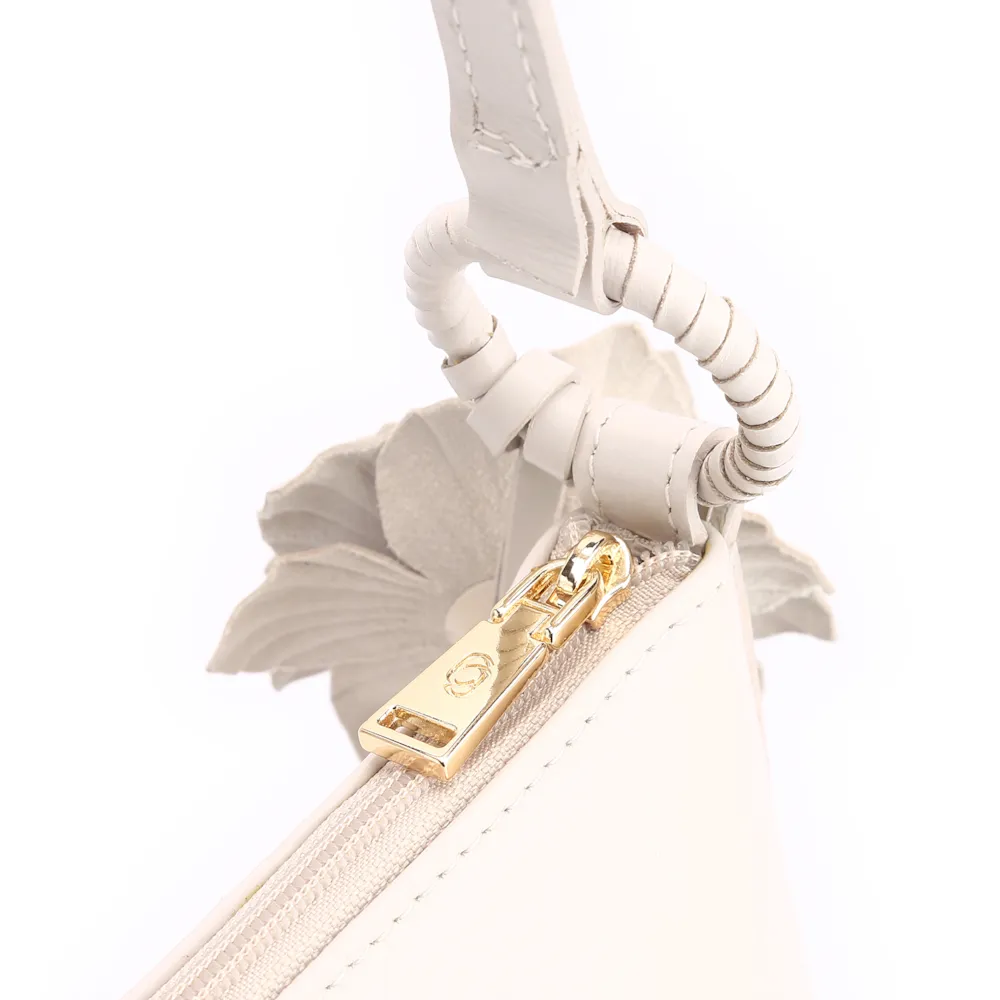 Bolsa Transversal Flor Couro Off White - imagem 5