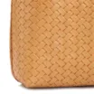 Bolsa Transversal Pequena Alt Marrom Claro Textura Tramada - imagem 7