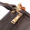 Bolsa Transversal Pequena Couro Marrom Escuro Pingente Argola - imagem 5