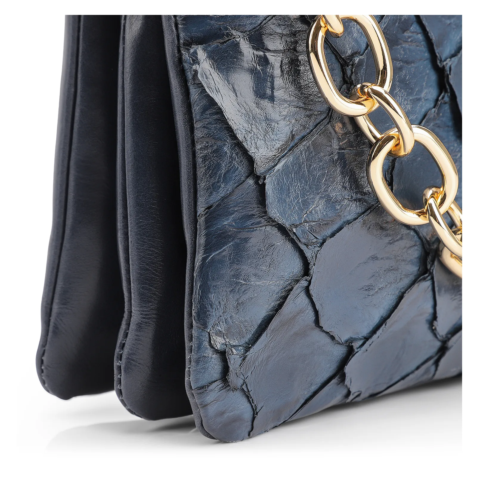 Bolsa Transversal Pirarucu Azul Escuro