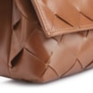 Bolsa Transversal Tressê Couro Marrom - imagem 5