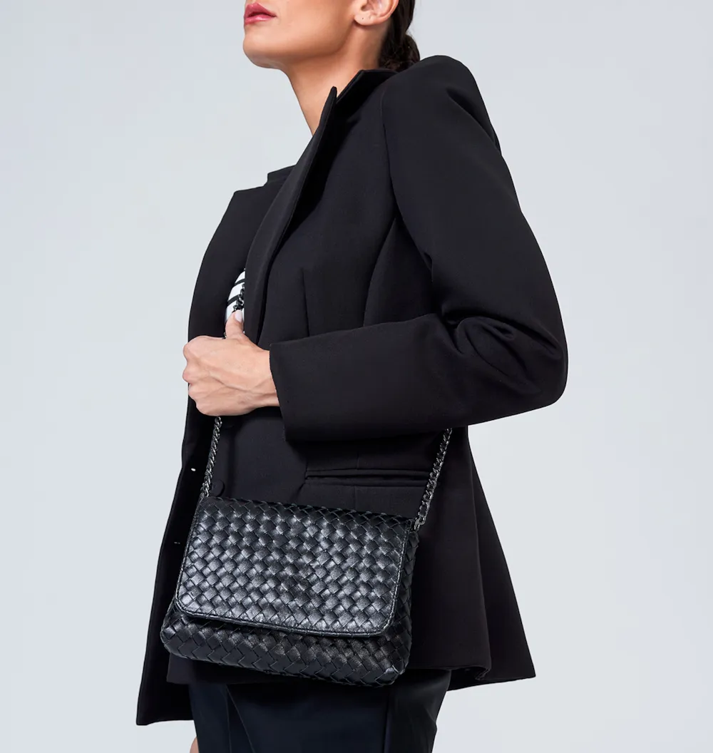 Bolsa Transversal Tressê Couro Preto - imagem 2