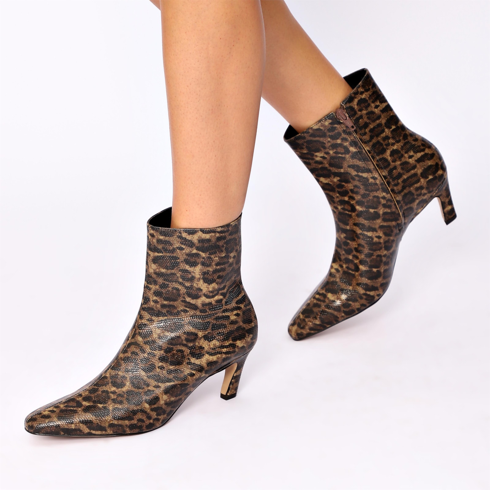 Bota Cano Médio Salto Médio Alt Animal Print Onça