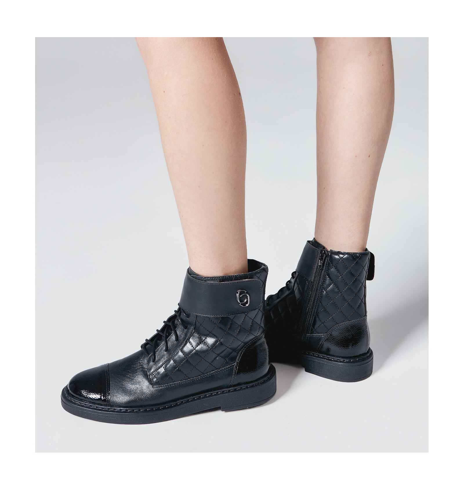 Bota Coturno Couro Preto