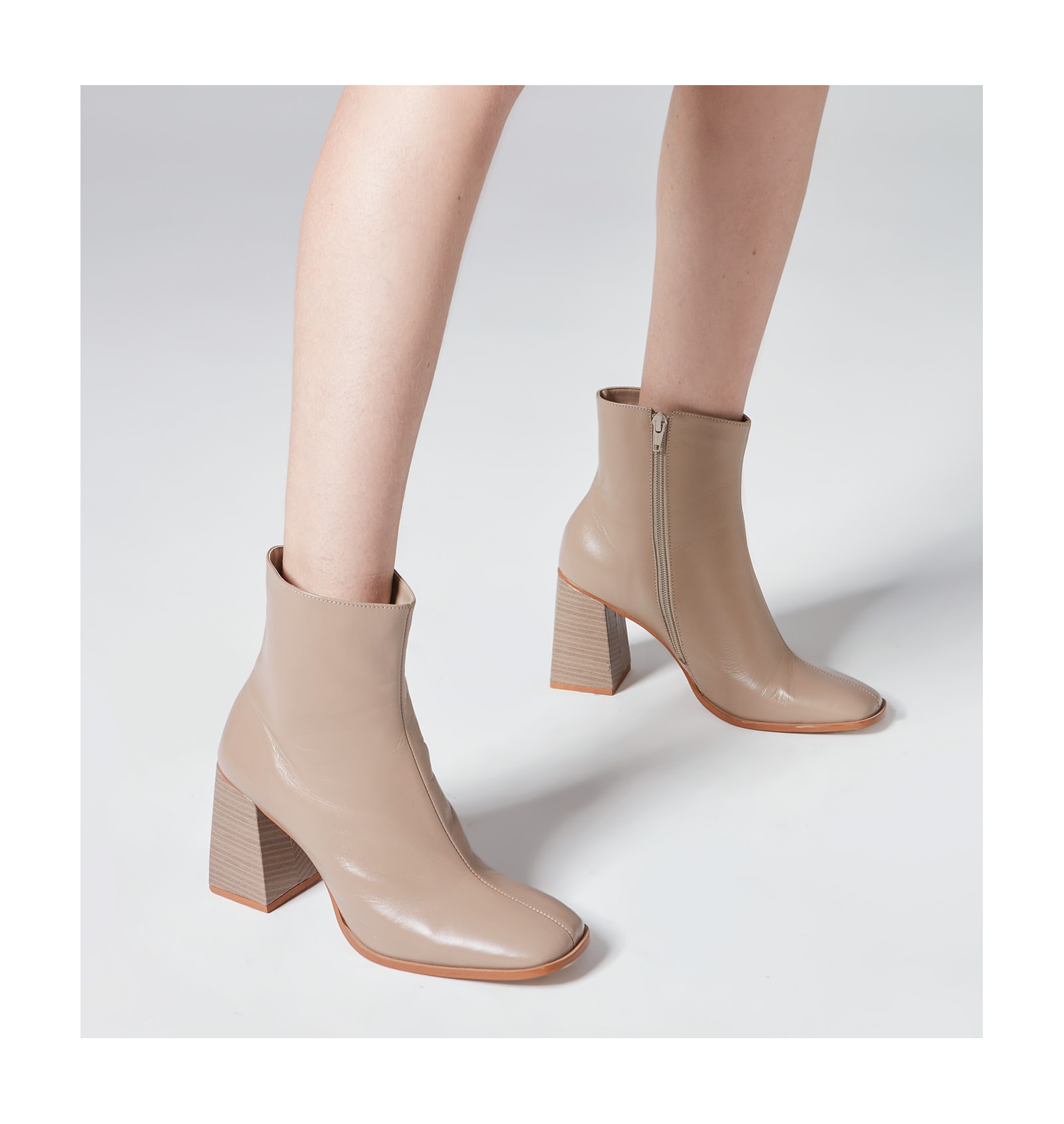 Bota Couro Bege