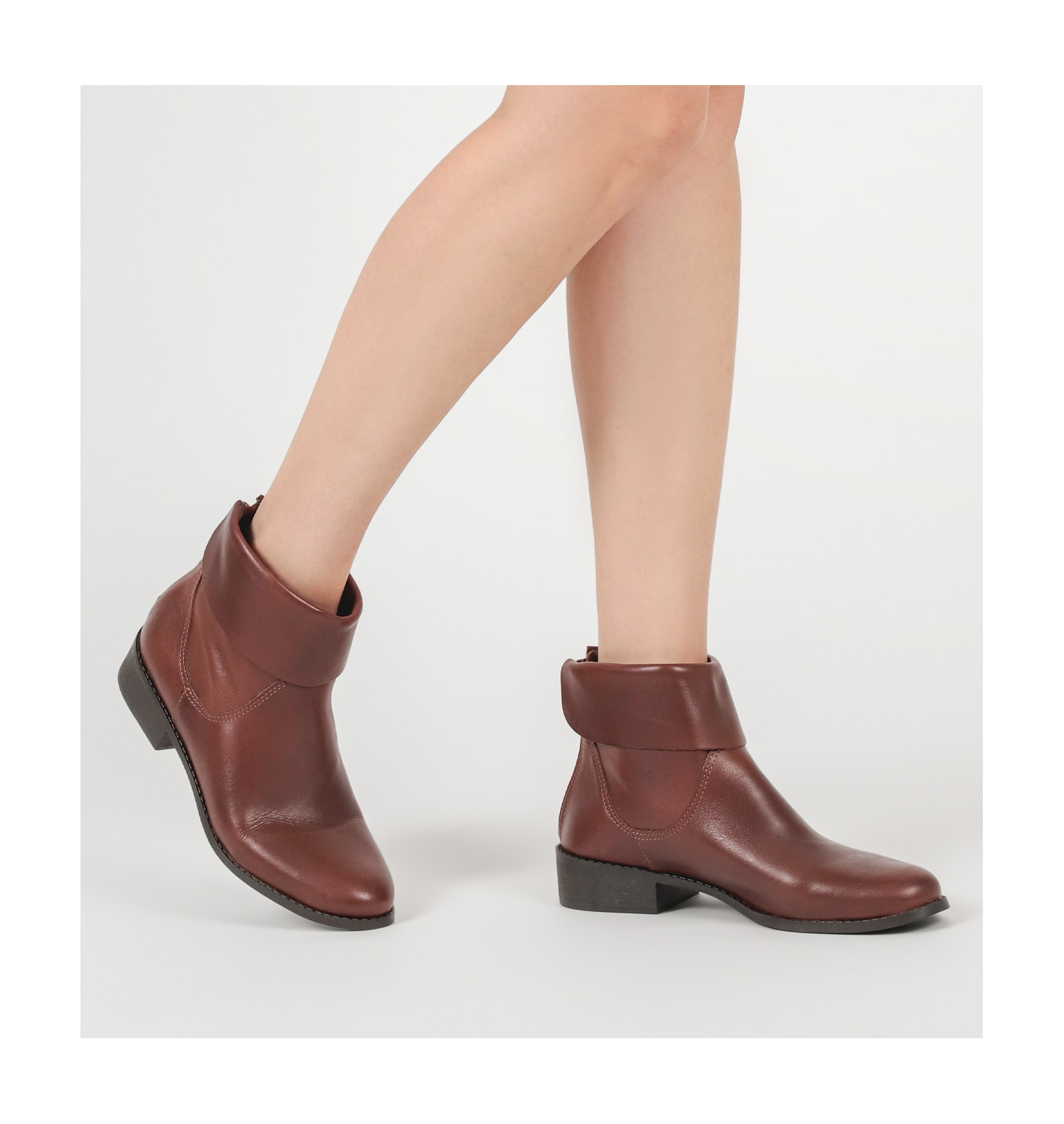 Bota Couro Marrom