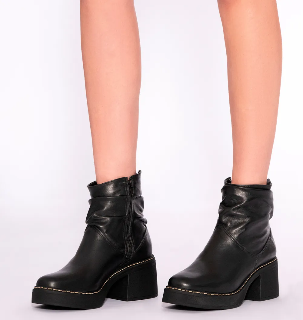 Bota Drapeada Couro Preto - imagem 2