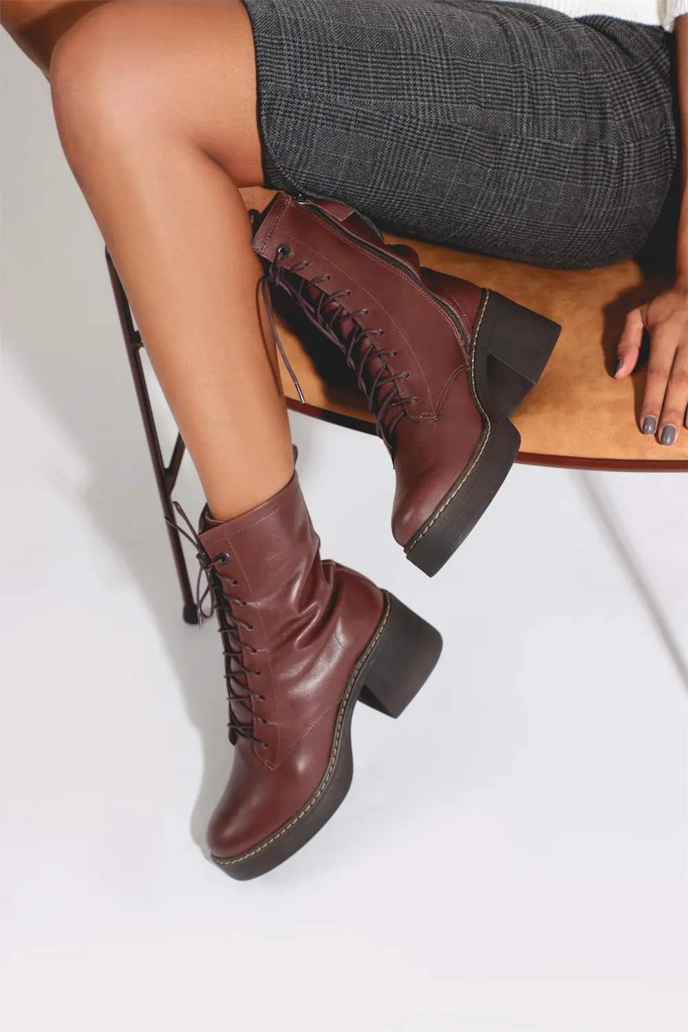 Bota Feminina Coturno Couro Marrom - imagem 7