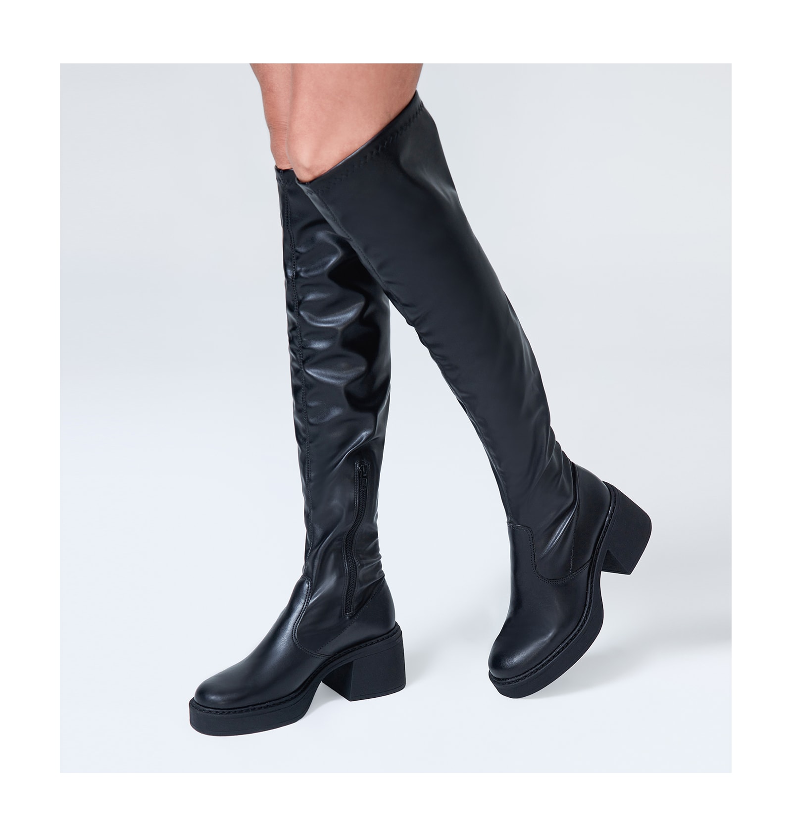 Bota High Louise Preto