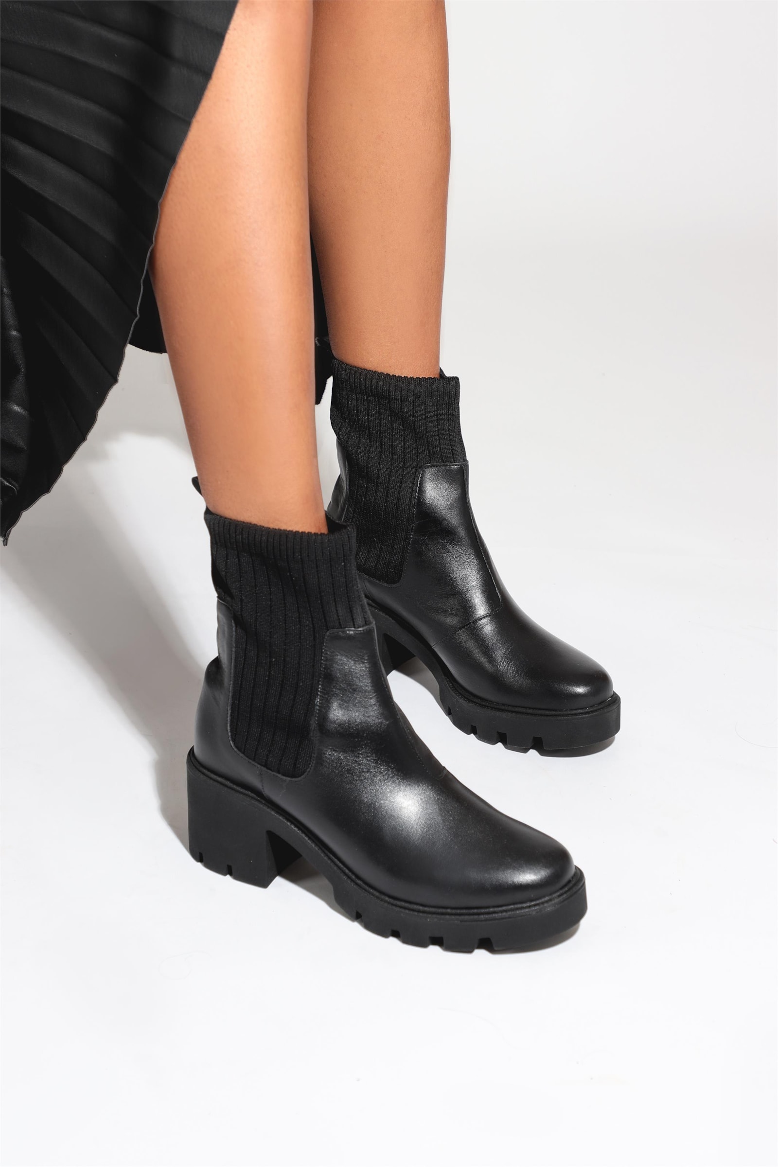 Bota Knitted Couro Preto