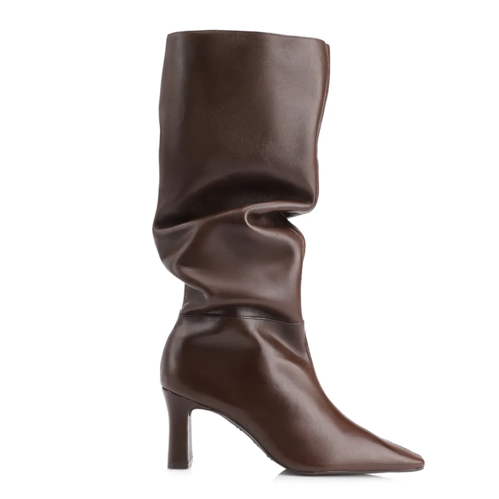 Bota Marrom Cano Alto Salto Alto Couro Alto Slouch - imagem 3