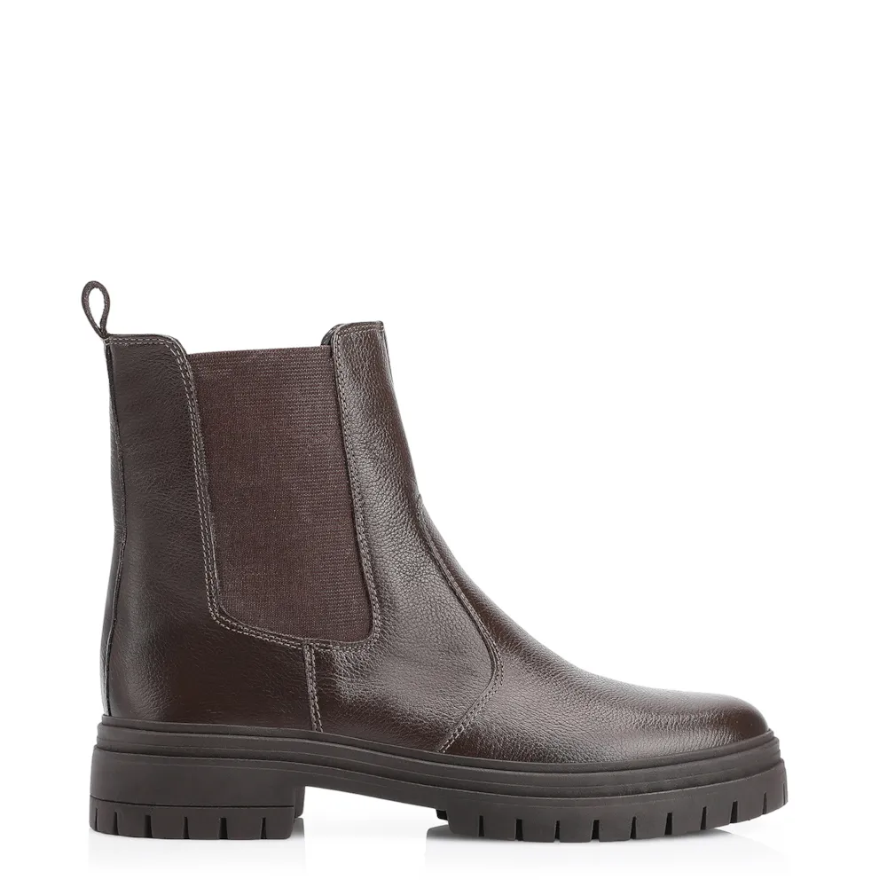Bota Marrom Cano Baixo Salto Baixo Couro Chelsea Tratorada - imagem 3