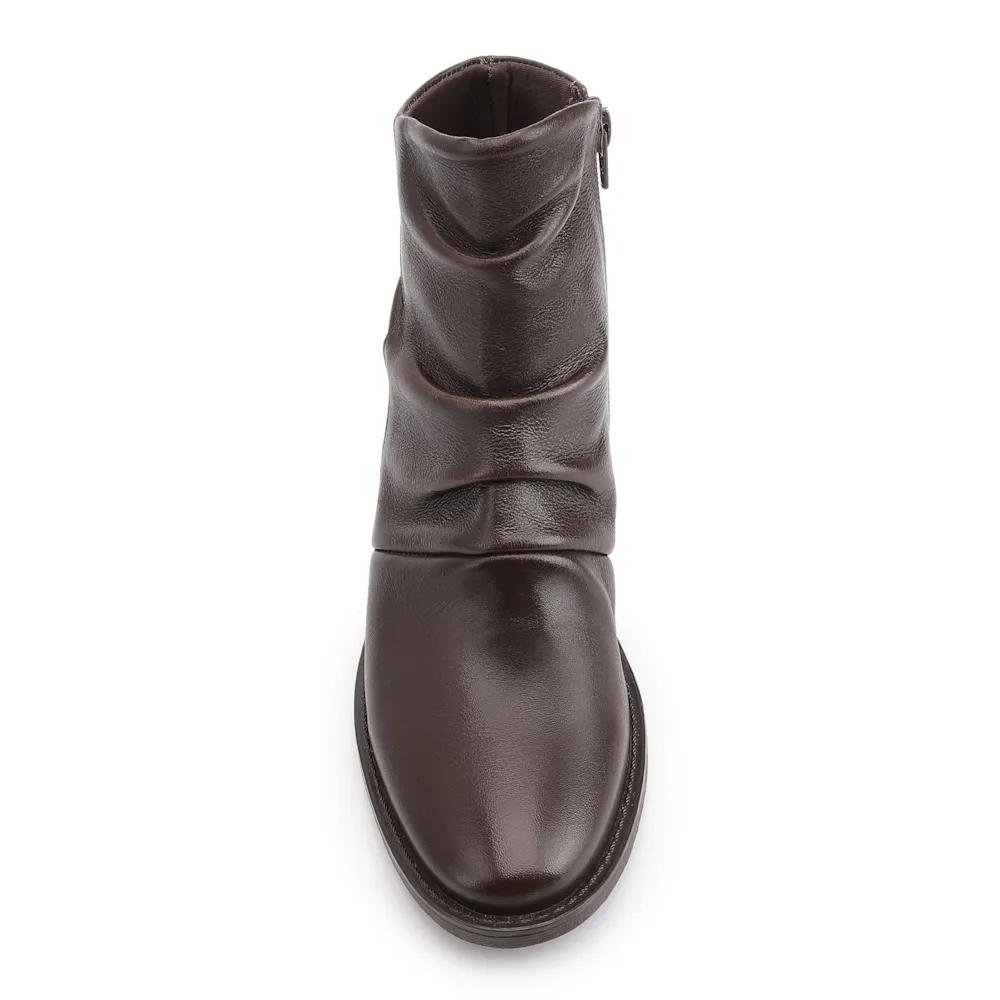 Bota Marrom Cano Baixo Salto Baixo Couro Slouch - imagem 6
