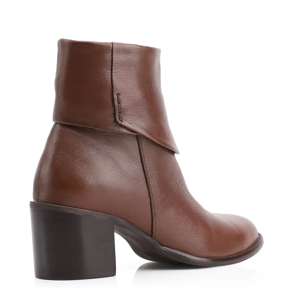 Bota Marrom Cano Baixo Salto Médio Couro Capa - imagem 4