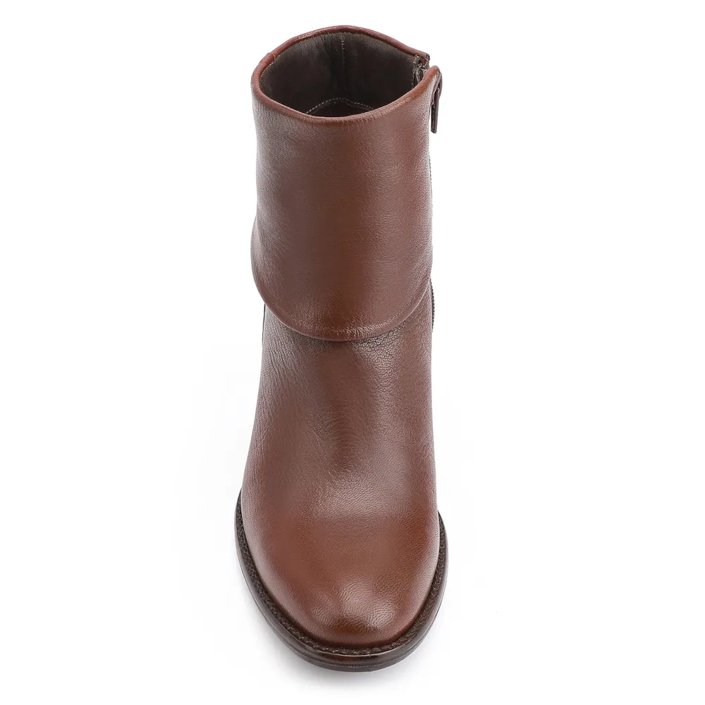 Bota Marrom Cano Baixo Salto Médio Couro Capa - imagem 6