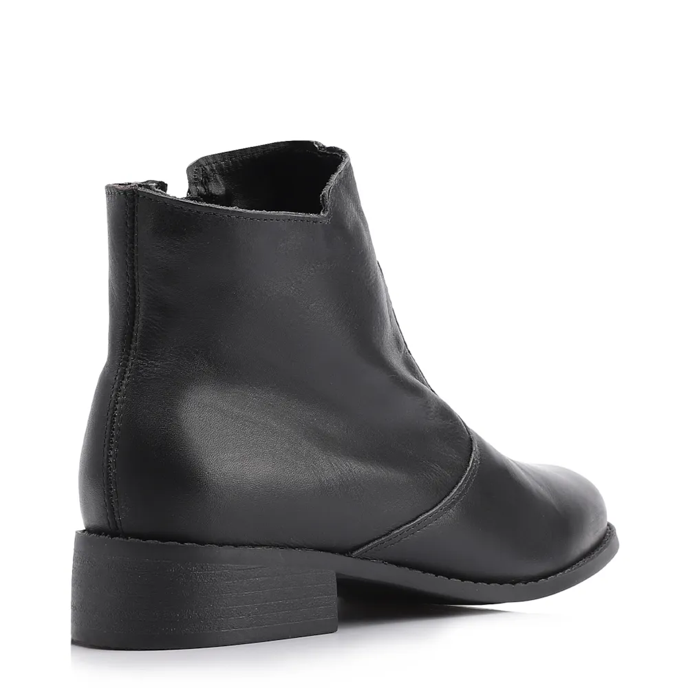 Bota Preta Cano Baixo Salto Baixo Couro Bico Redondo - imagem 4