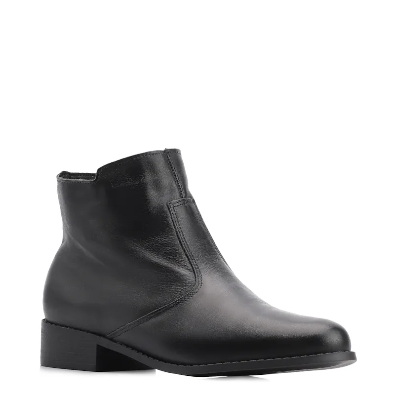 Bota Preta Cano Baixo Salto Baixo Couro Bico Redondo