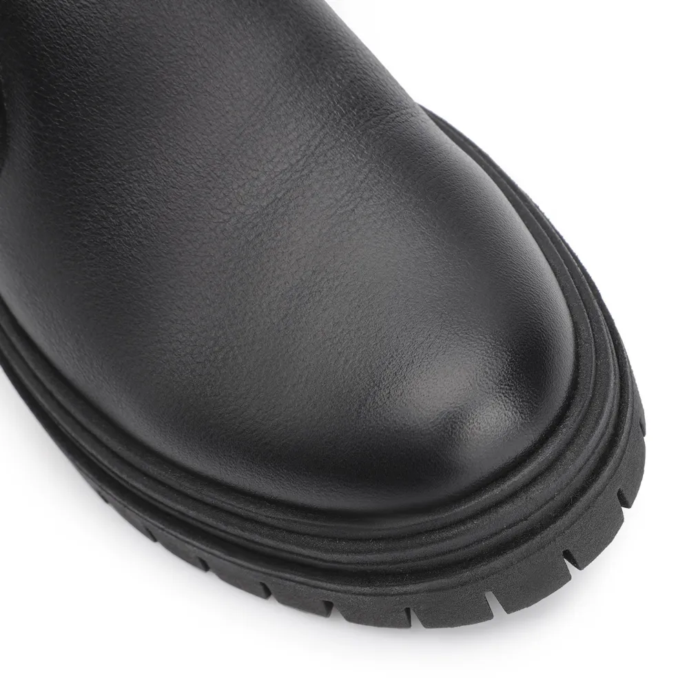 Bota Preta Cano Baixo Salto Baixo Couro Chelsea Tratorada - imagem 7