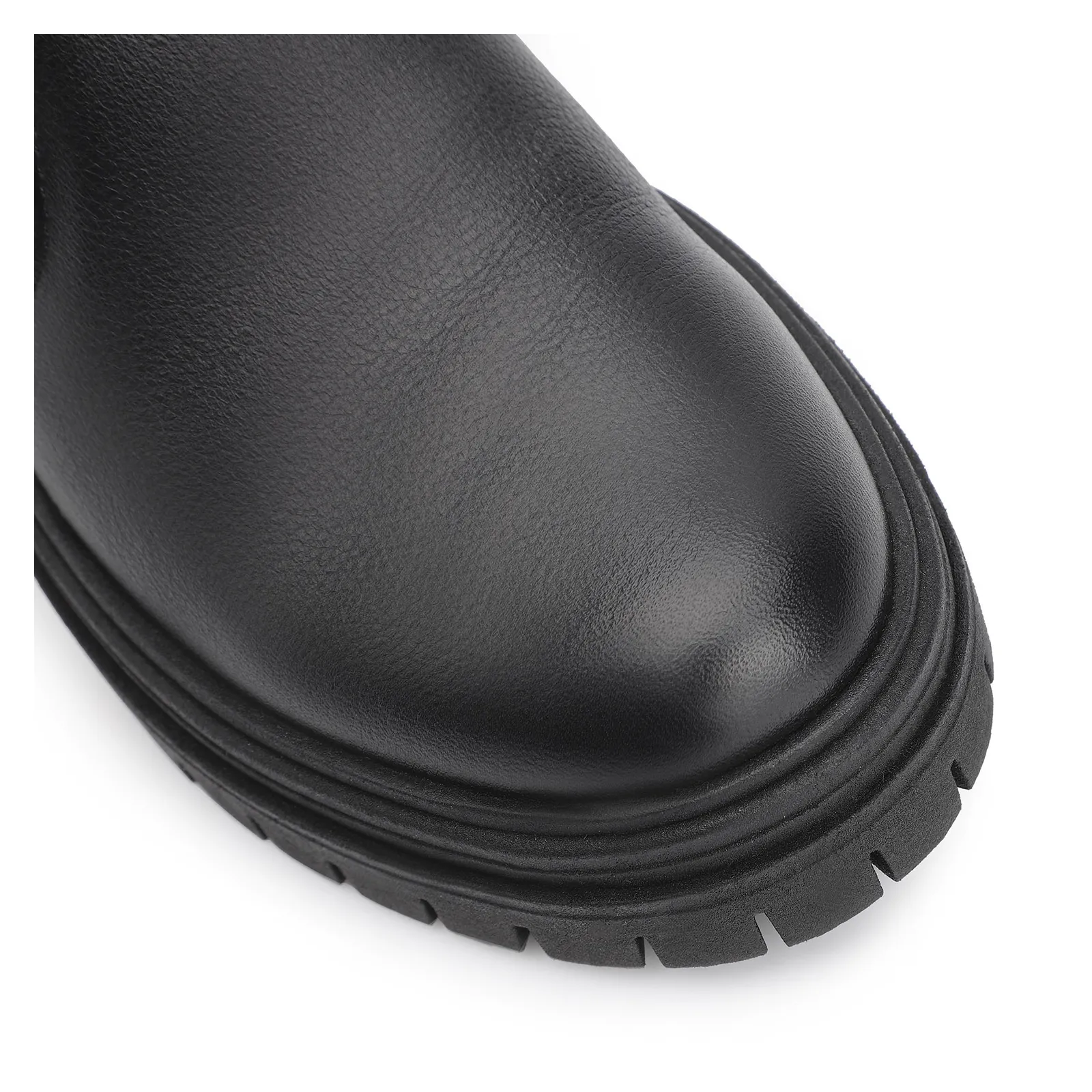 Bota Preta Cano Baixo Salto Baixo Couro Chelsea Tratorada